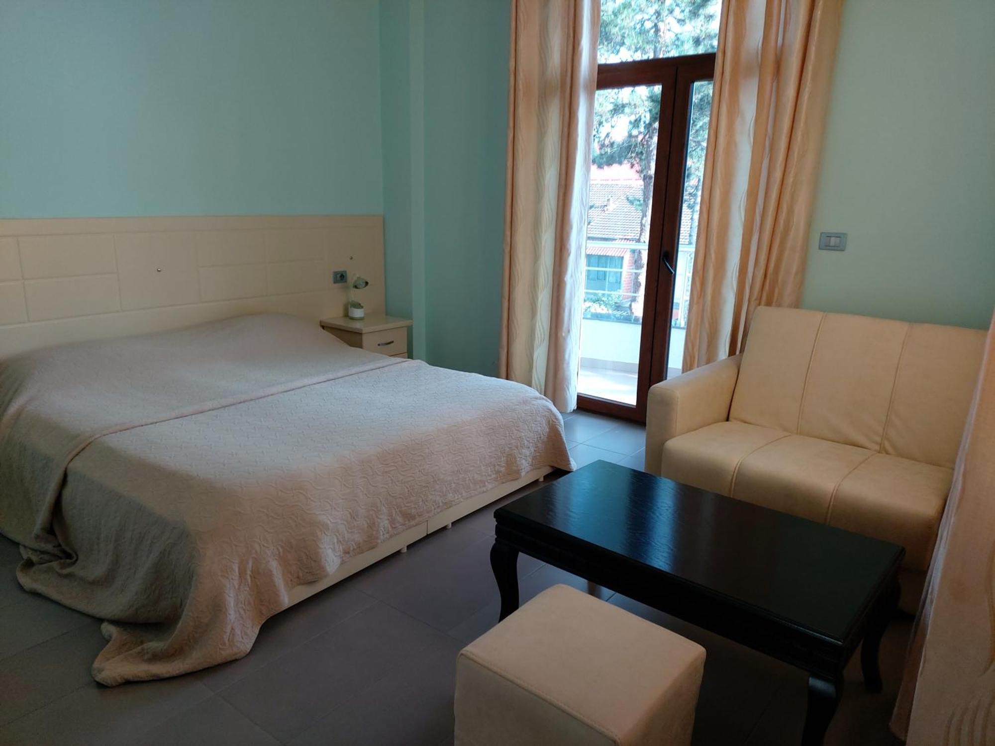 Hotel Piazza Peshkopi Ngoại thất bức ảnh