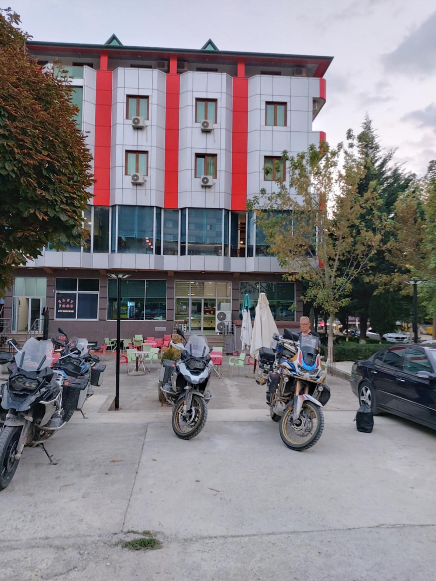 Hotel Piazza Peshkopi Ngoại thất bức ảnh