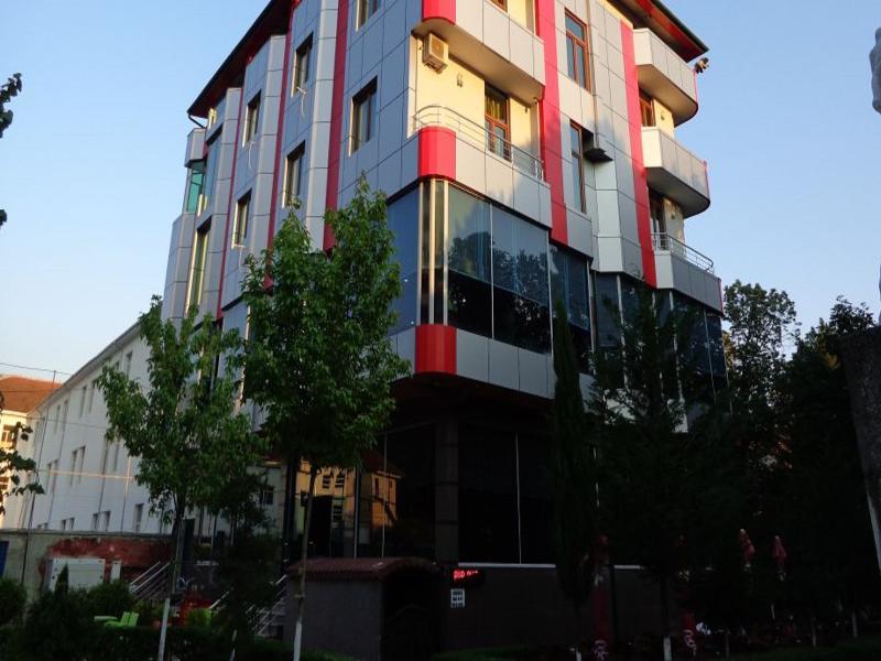 Hotel Piazza Peshkopi Ngoại thất bức ảnh