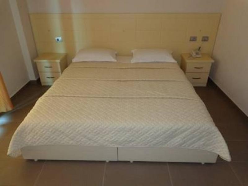 Hotel Piazza Peshkopi Ngoại thất bức ảnh