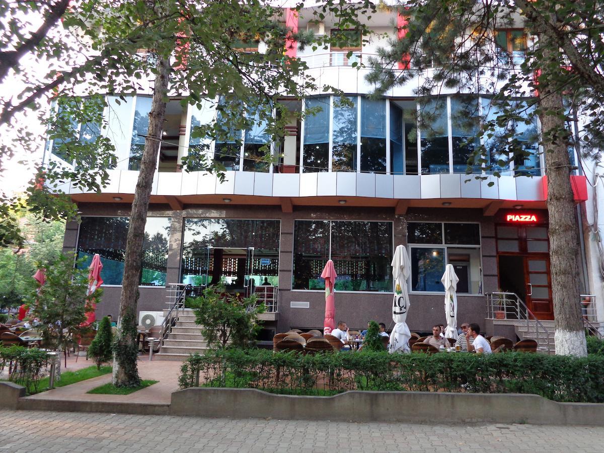 Hotel Piazza Peshkopi Ngoại thất bức ảnh