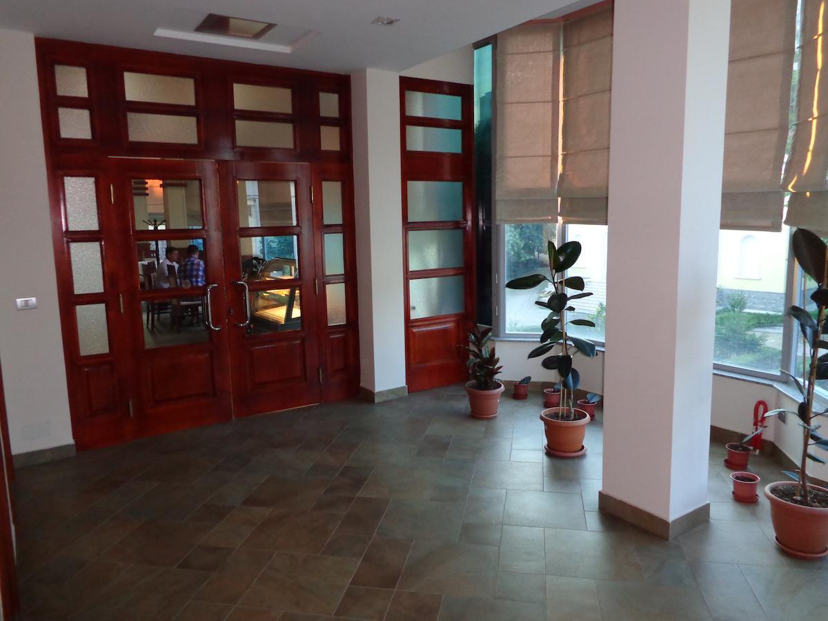 Hotel Piazza Peshkopi Ngoại thất bức ảnh