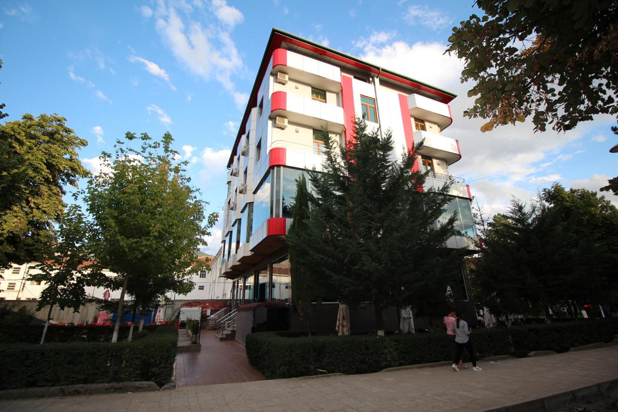 Hotel Piazza Peshkopi Ngoại thất bức ảnh
