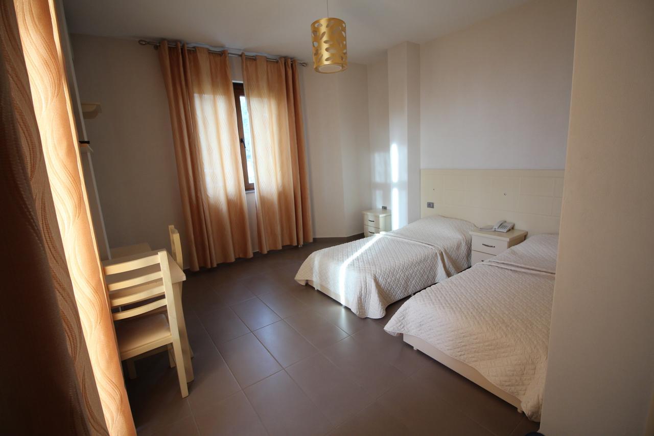 Hotel Piazza Peshkopi Ngoại thất bức ảnh
