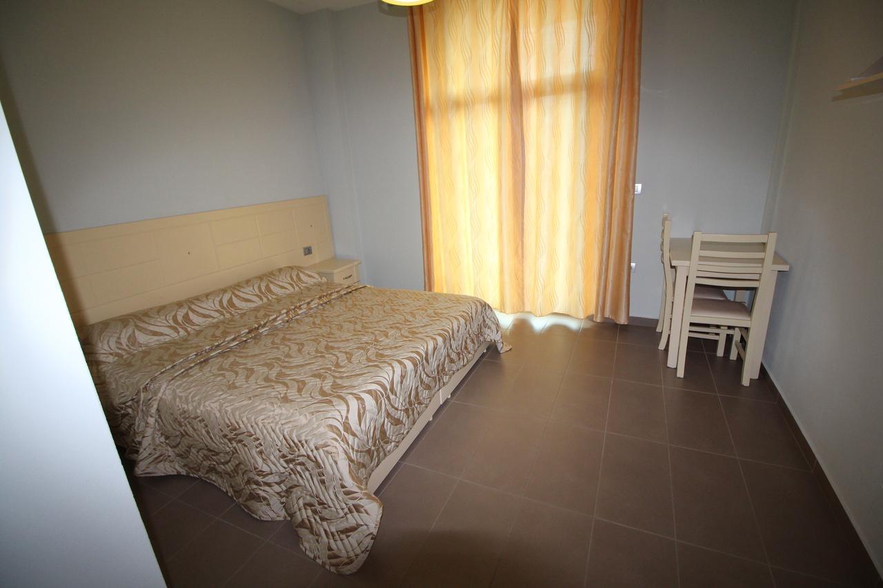 Hotel Piazza Peshkopi Ngoại thất bức ảnh