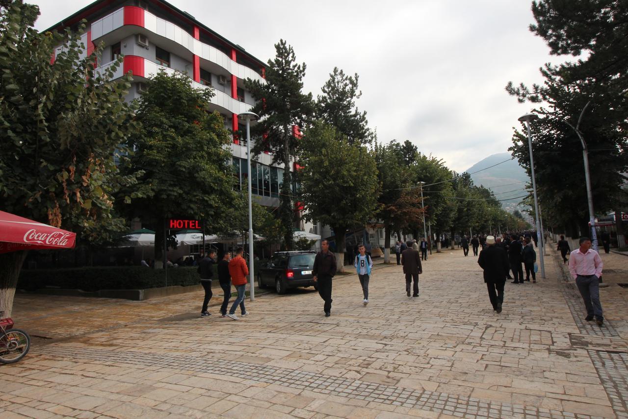 Hotel Piazza Peshkopi Ngoại thất bức ảnh