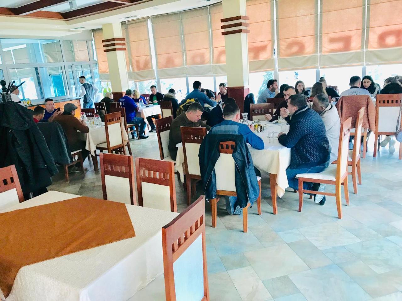 Hotel Piazza Peshkopi Ngoại thất bức ảnh