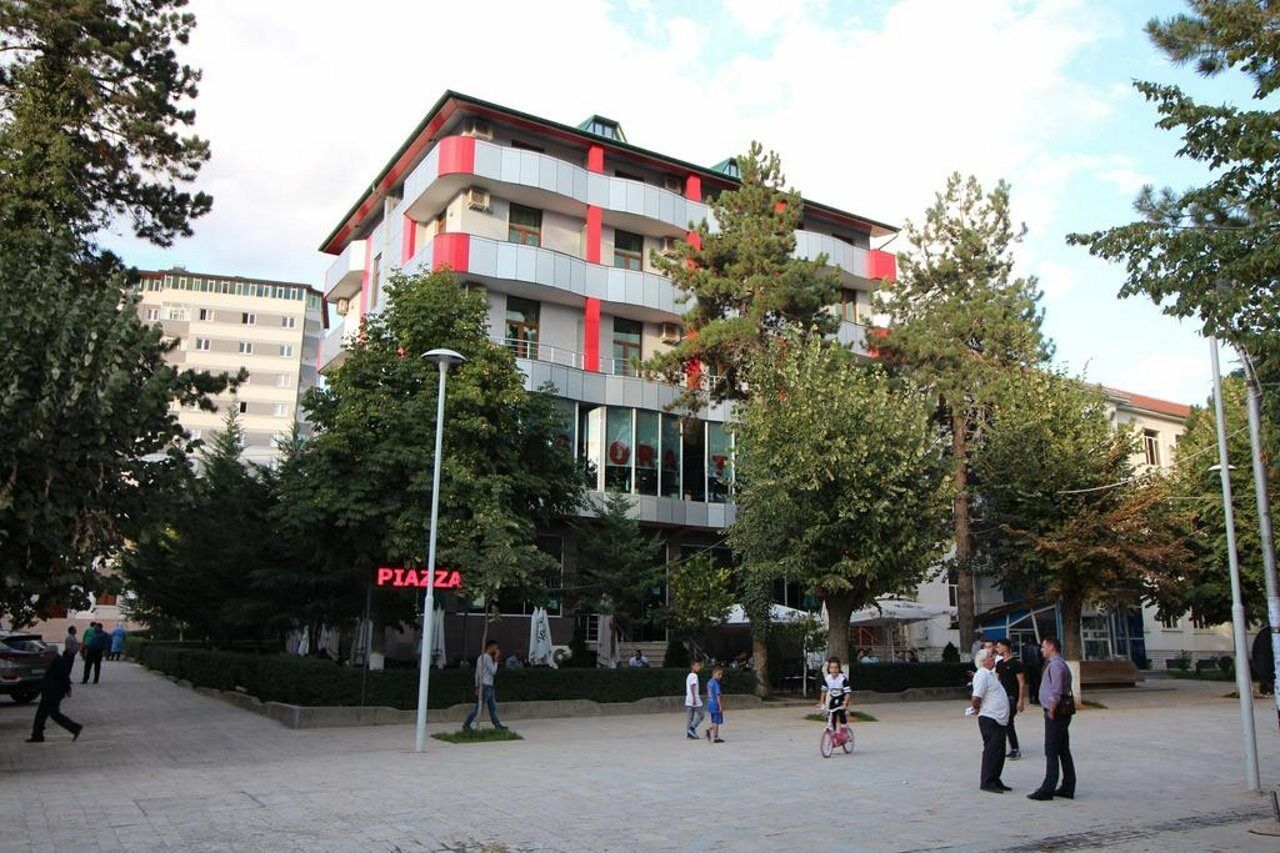 Hotel Piazza Peshkopi Ngoại thất bức ảnh