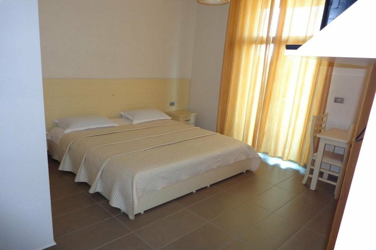 Hotel Piazza Peshkopi Ngoại thất bức ảnh